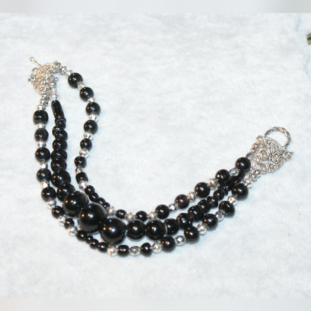 Black glass and silver multi-strand bracelet BC-15-003